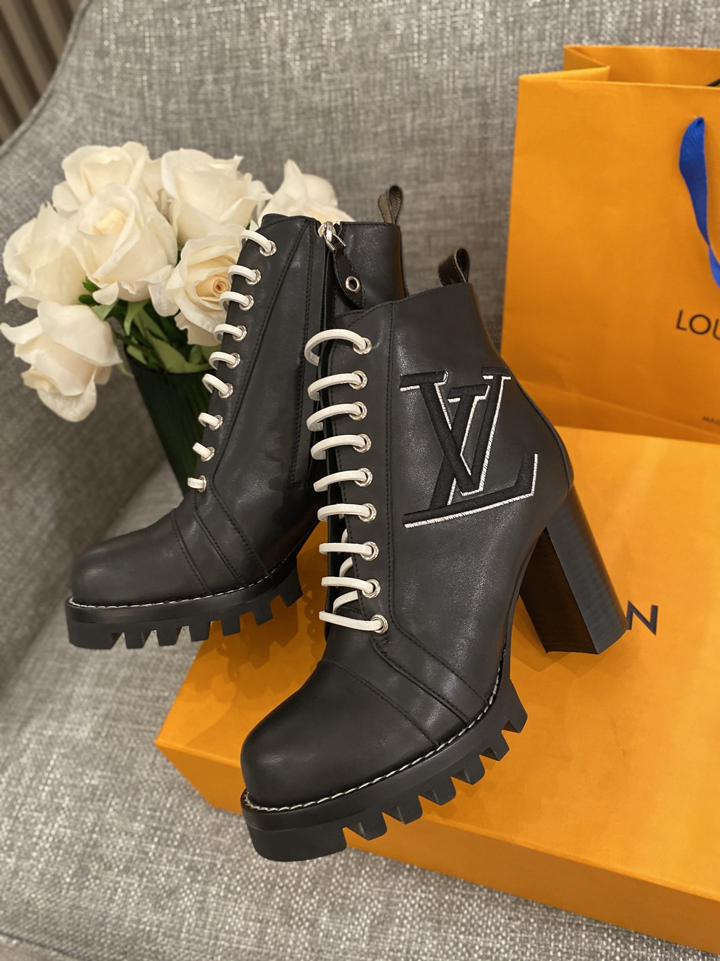 l0*is V*t0n boots