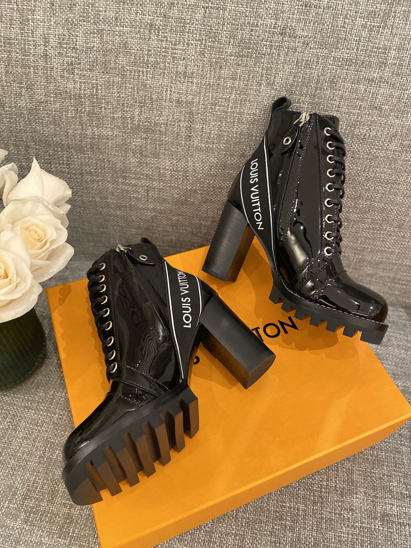 l0*is V*t0n boots
