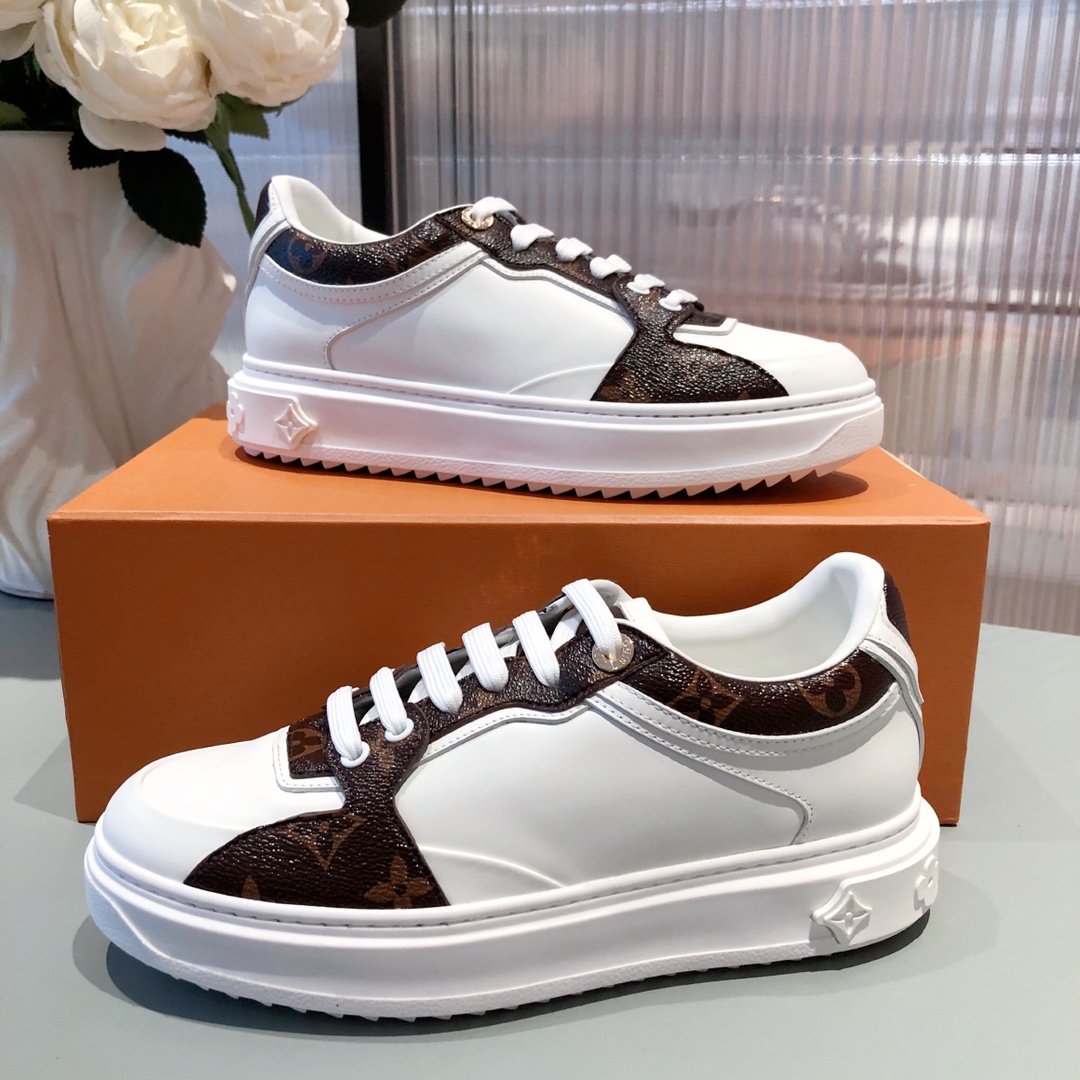 l0*is V*t0n sneakers