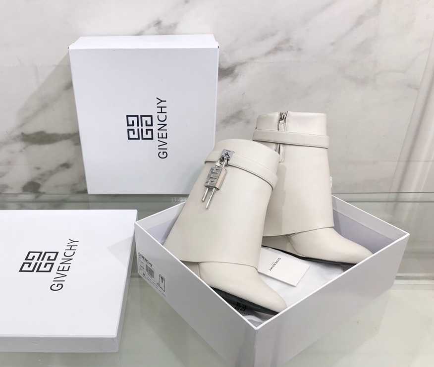 G1uenchy boots(eu35-42)