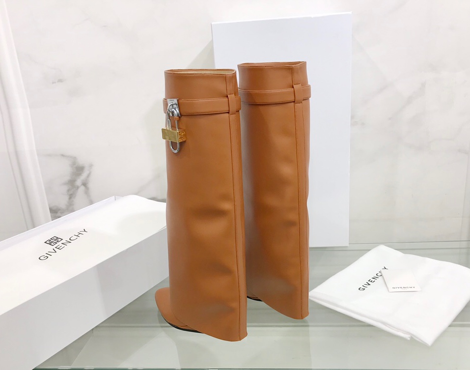 G1uenchy boots(eu35-42)
