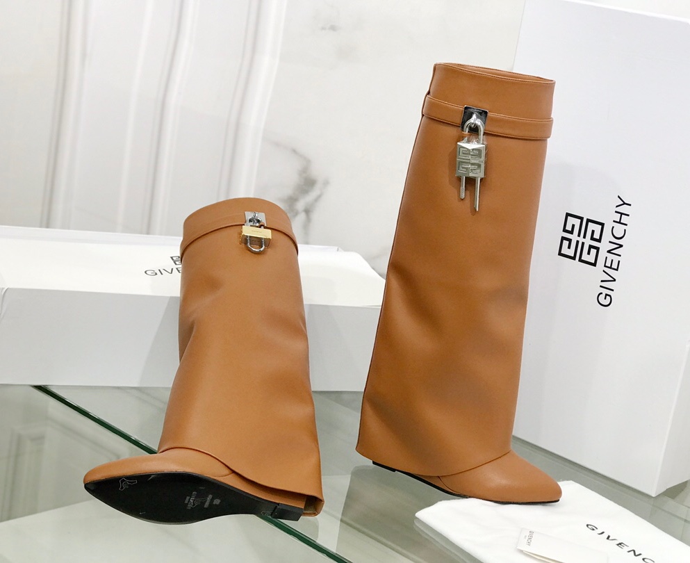 G1uenchy boots(eu35-42)