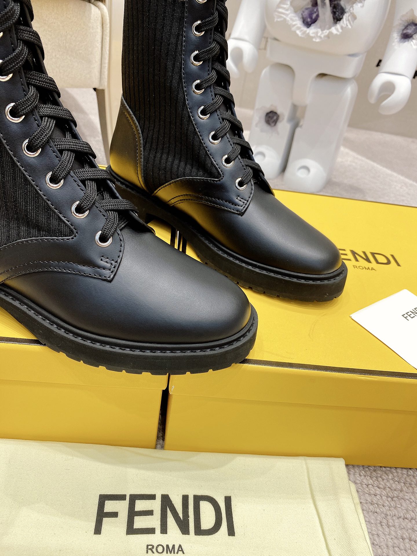 F**di boots