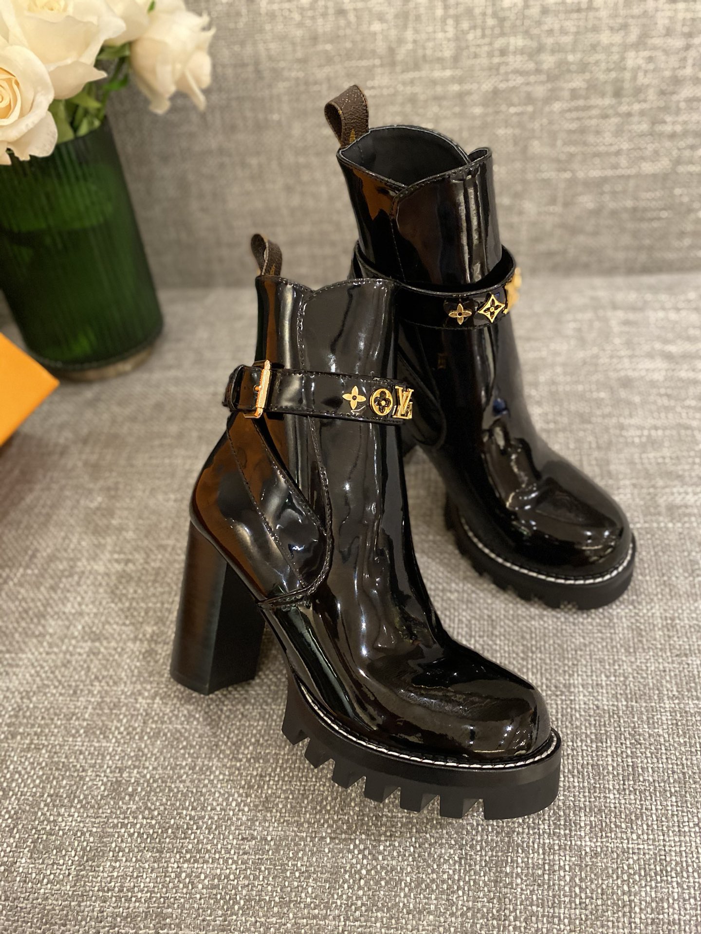 l0*is V*t0n boots