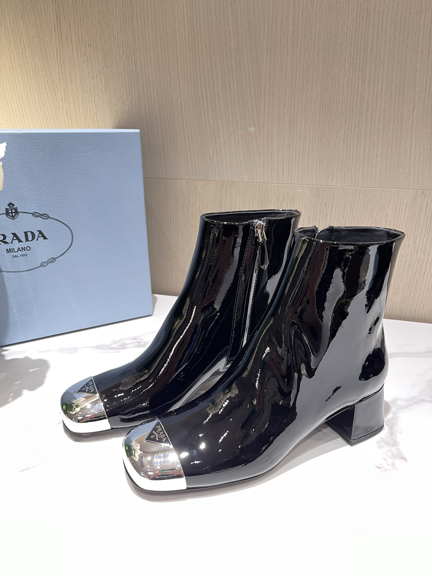 Pra*a loafers 2022ss