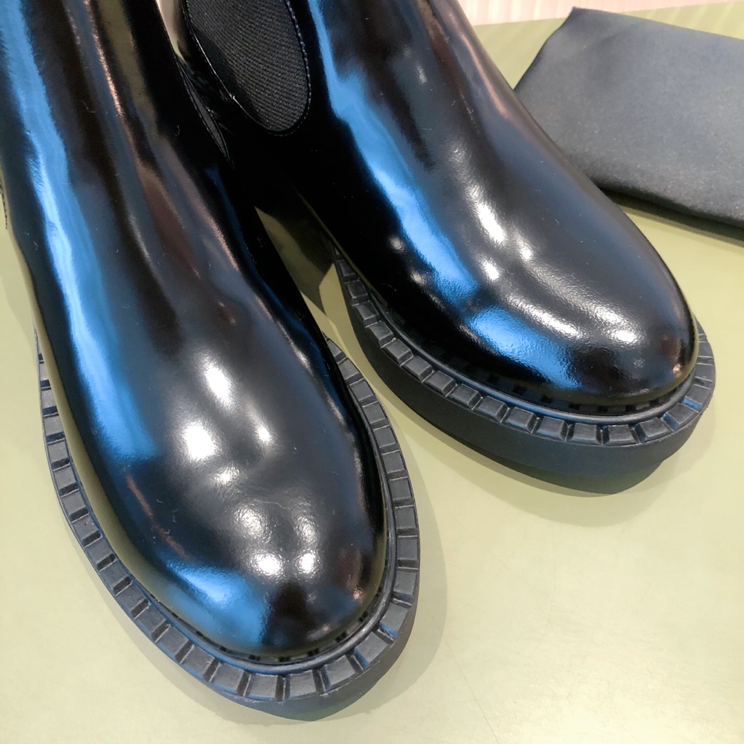 Pra*a boots 2011ss