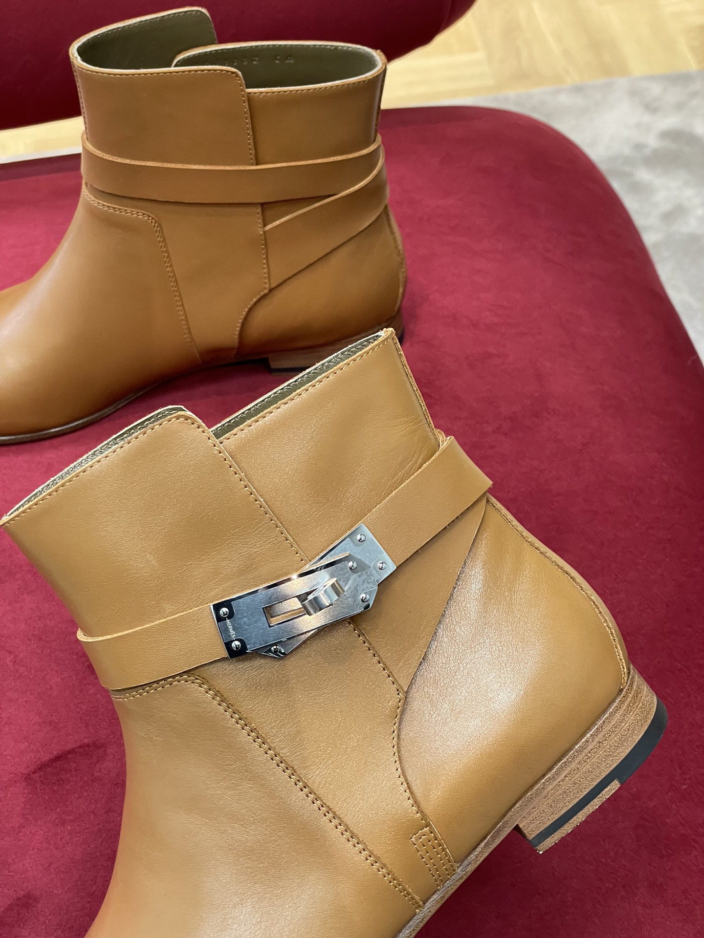 H**mes boots