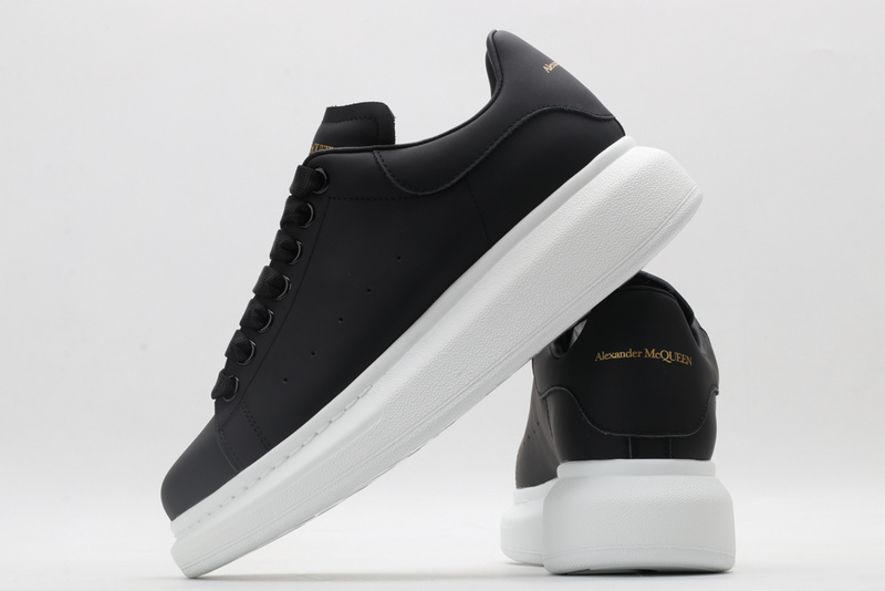 A1exa*der m*q*en sports shoes
