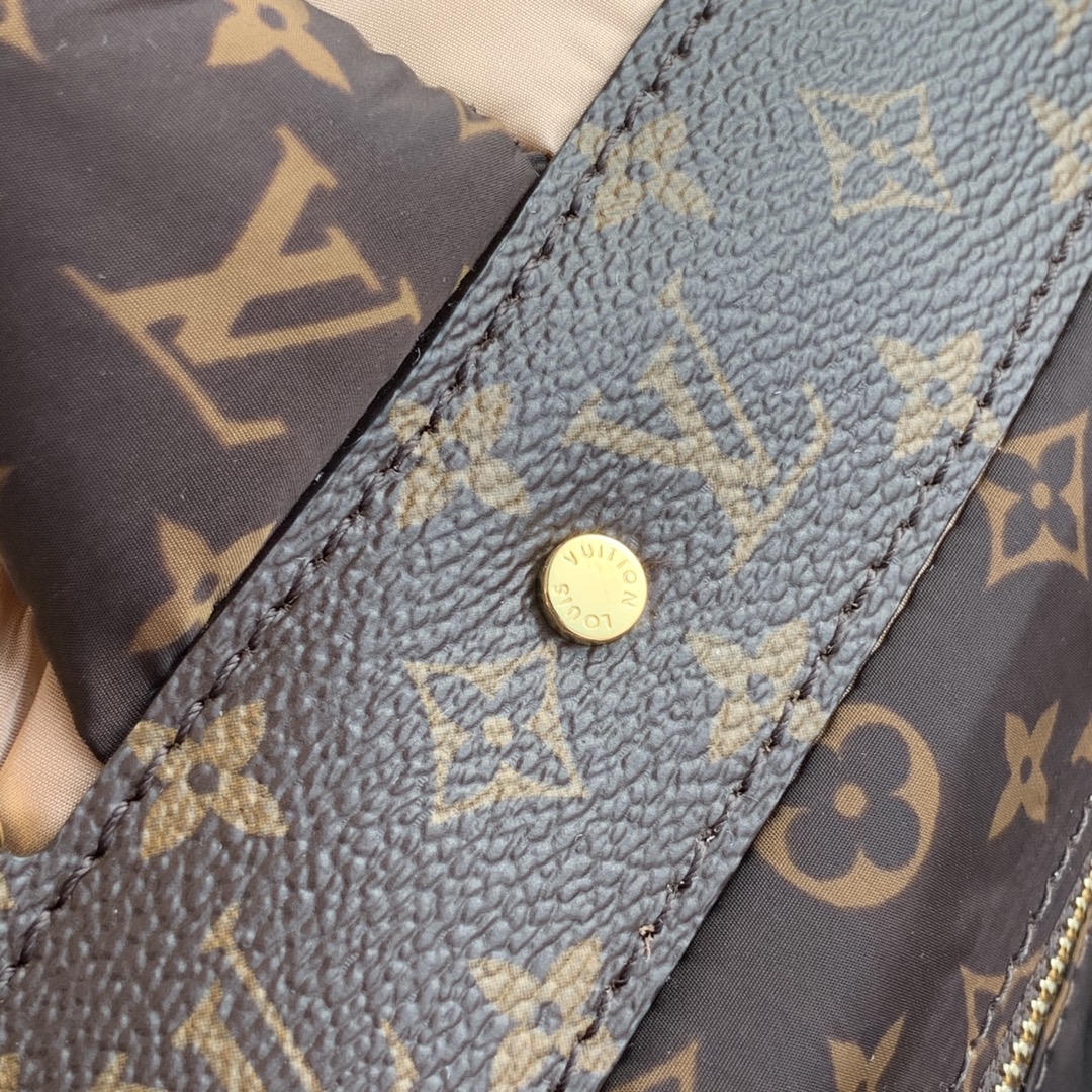 l0*is V*t0n onthego handbag-41*34*19cm