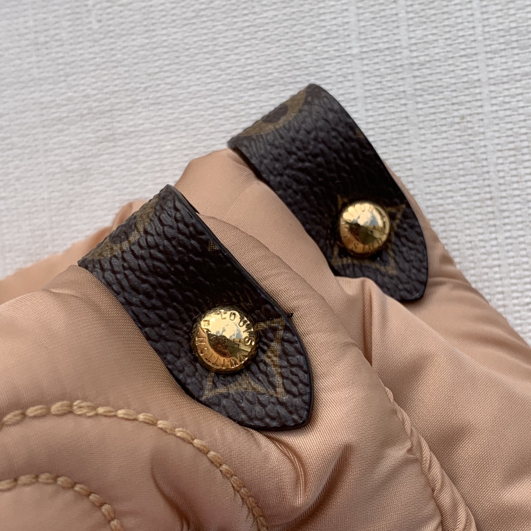 l0*is V*t0n onthego handbag-41*34*19cm
