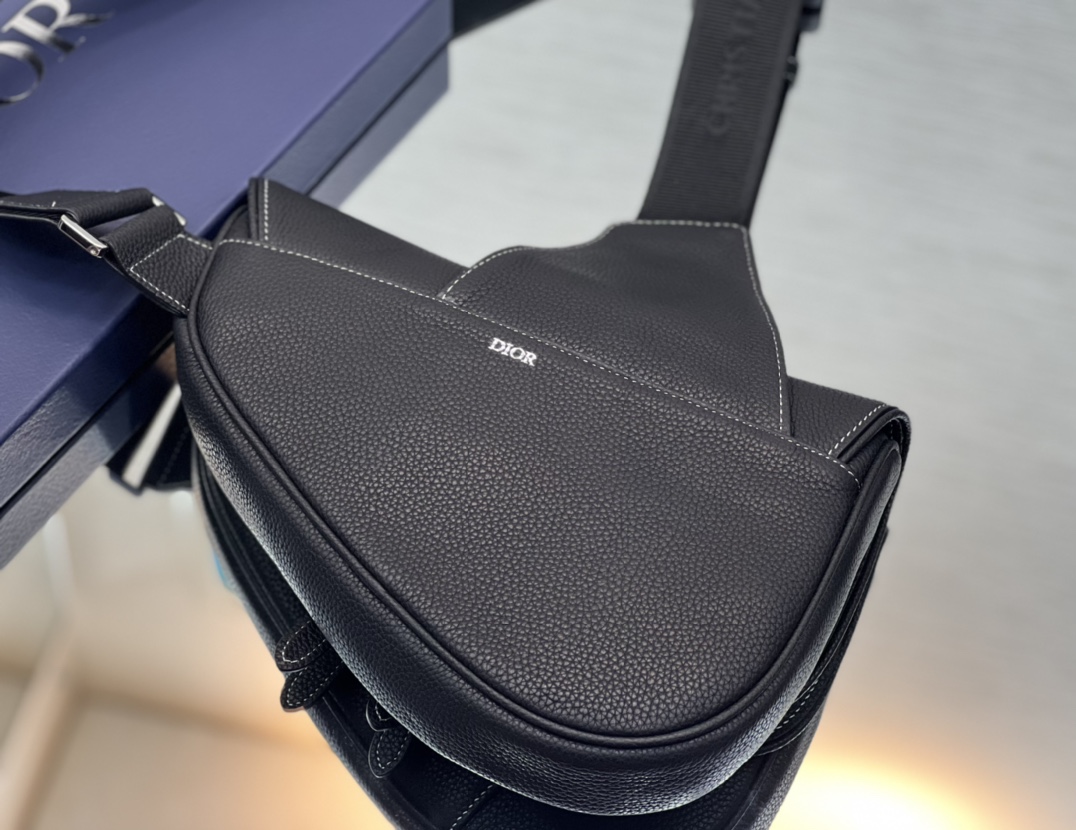 D*or saddle bag-20 x 28.6 x 5cm