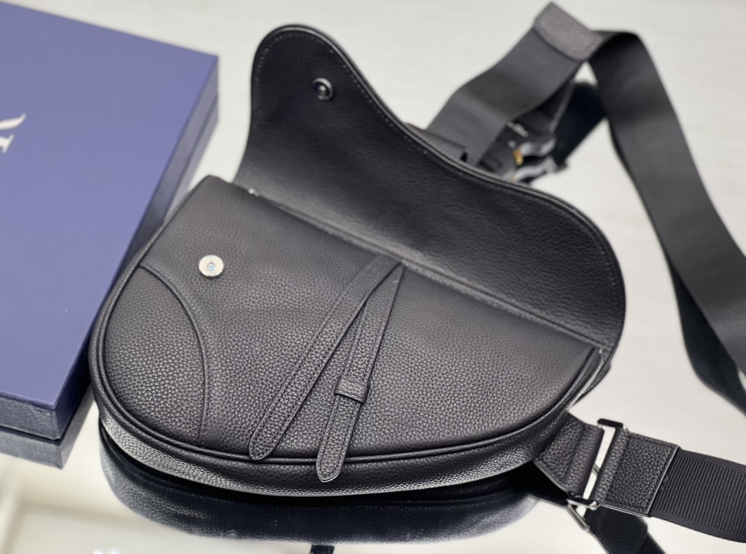 D*or saddle bag-20 x 28.6 x 5cm