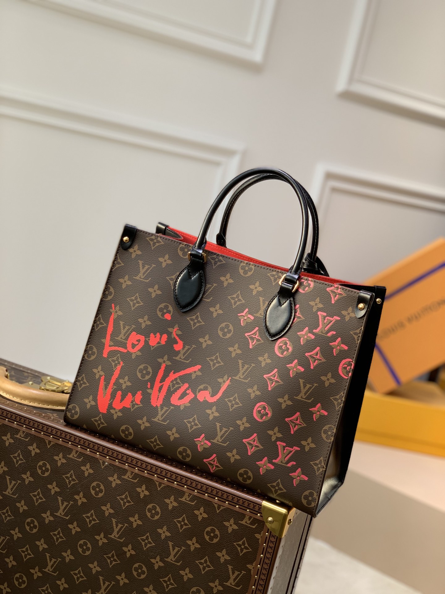 l0*is V*t0n onthego handbag-41*34*19cm