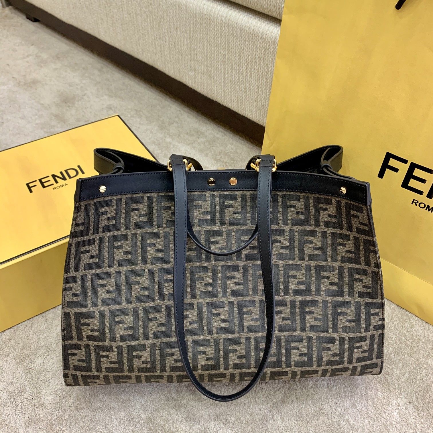 F**di peekaboo-41x16x30cm