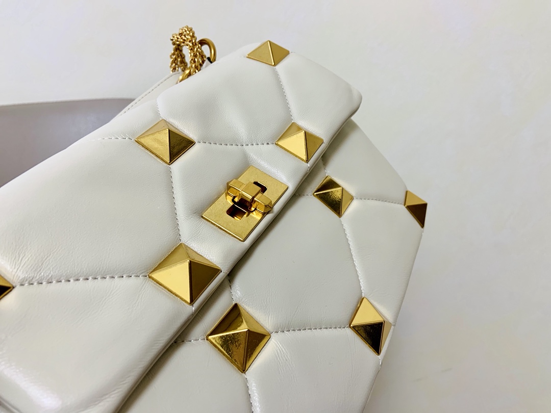 Valentin0 Garavani Roman Stud-Small Size-25*16*10CM