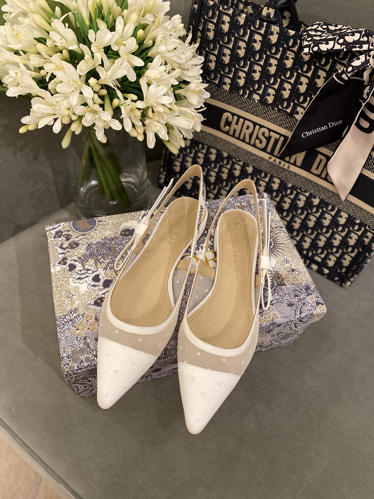 D*or flap shoes