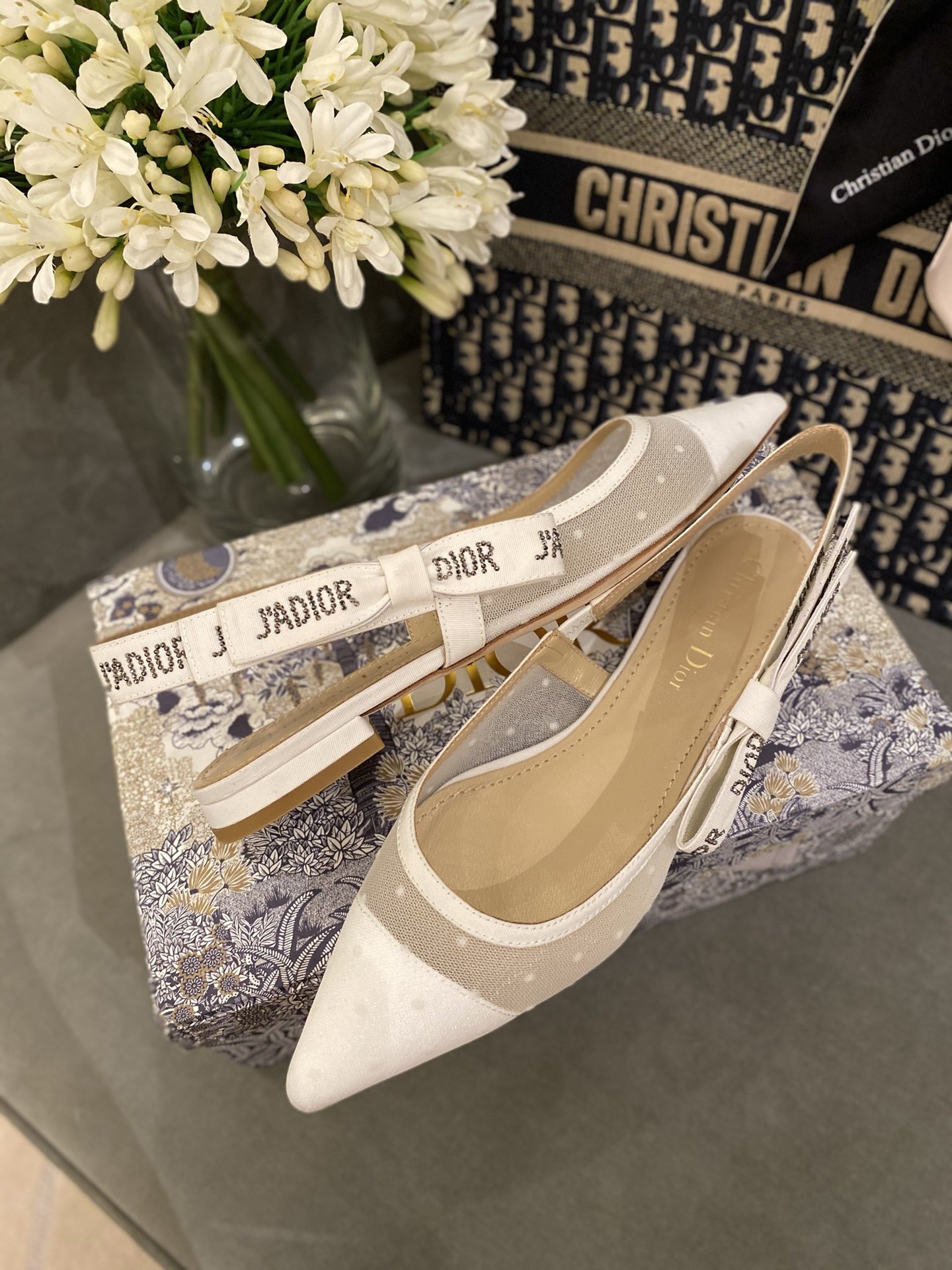 D*or flap shoes