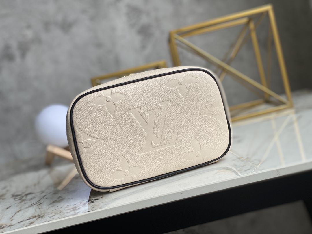 l0*is V*t0n cosmetic bag-20*13.5*12cm