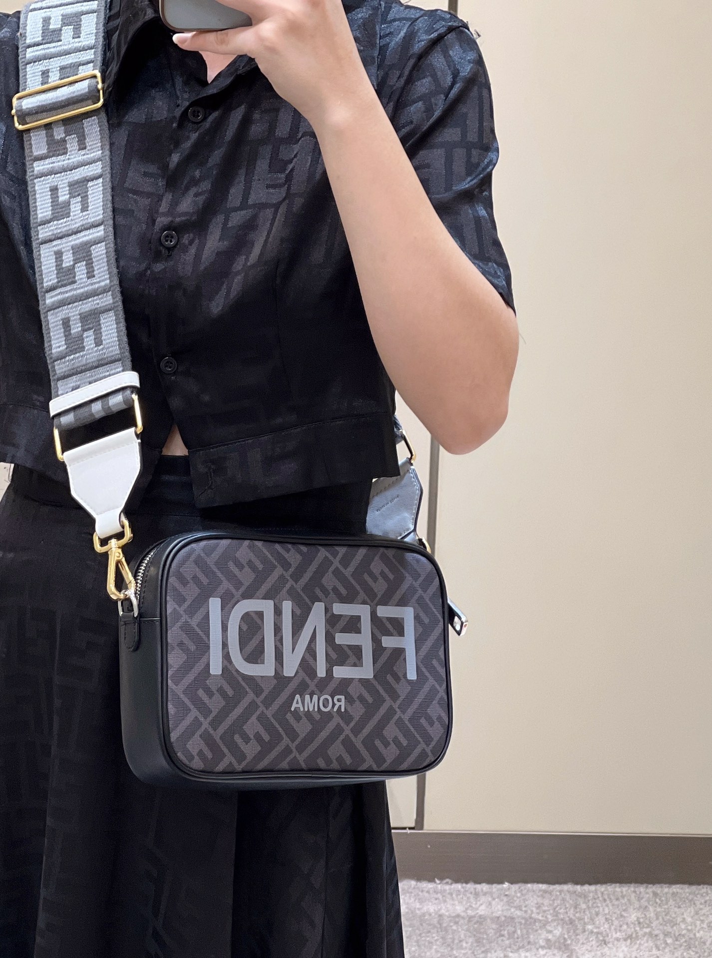 F**di camera bag-23.5x5x16cm
