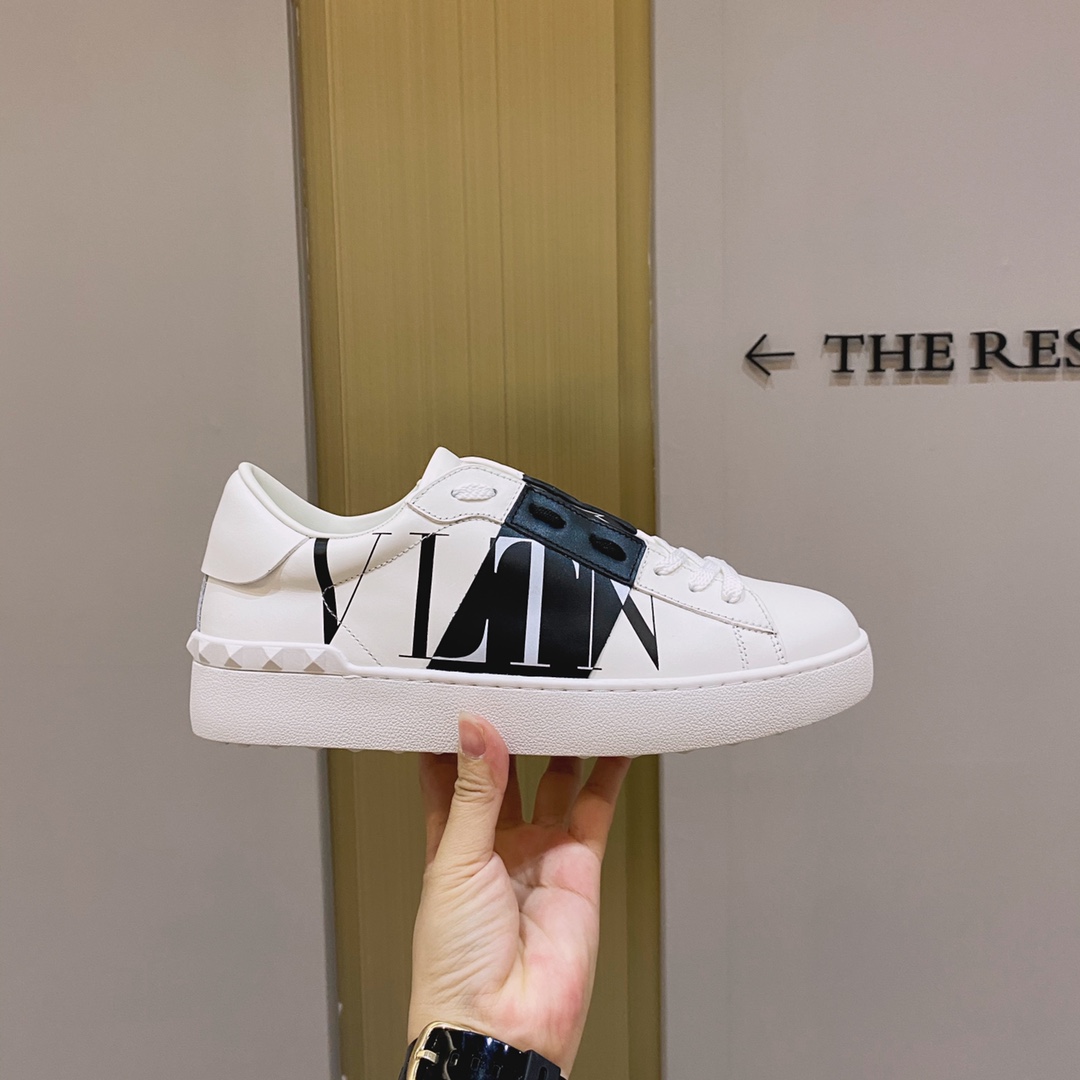 Va1e*ntin0 garavani sneakers