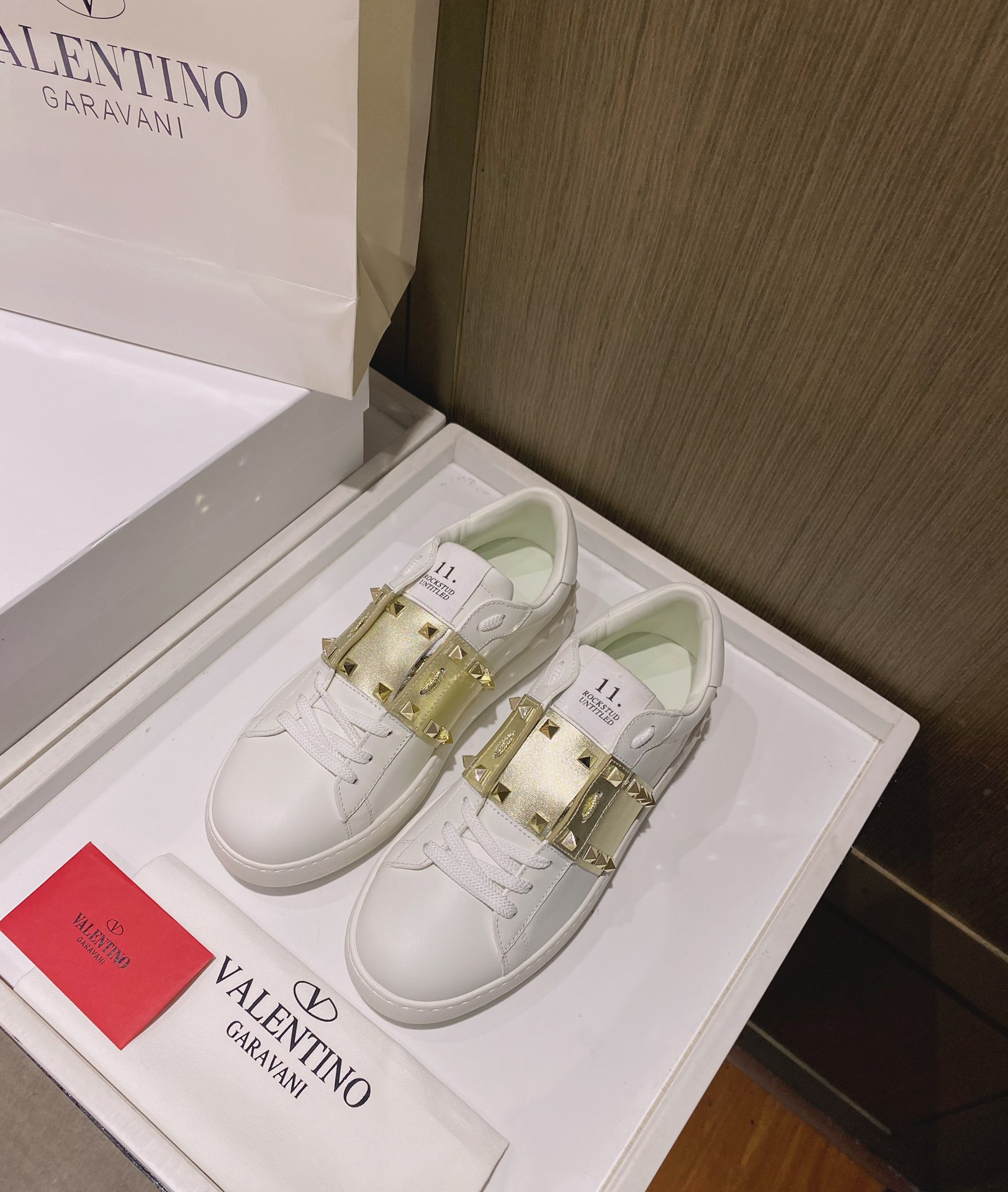 Va1e*ntin0 garavani sneakers