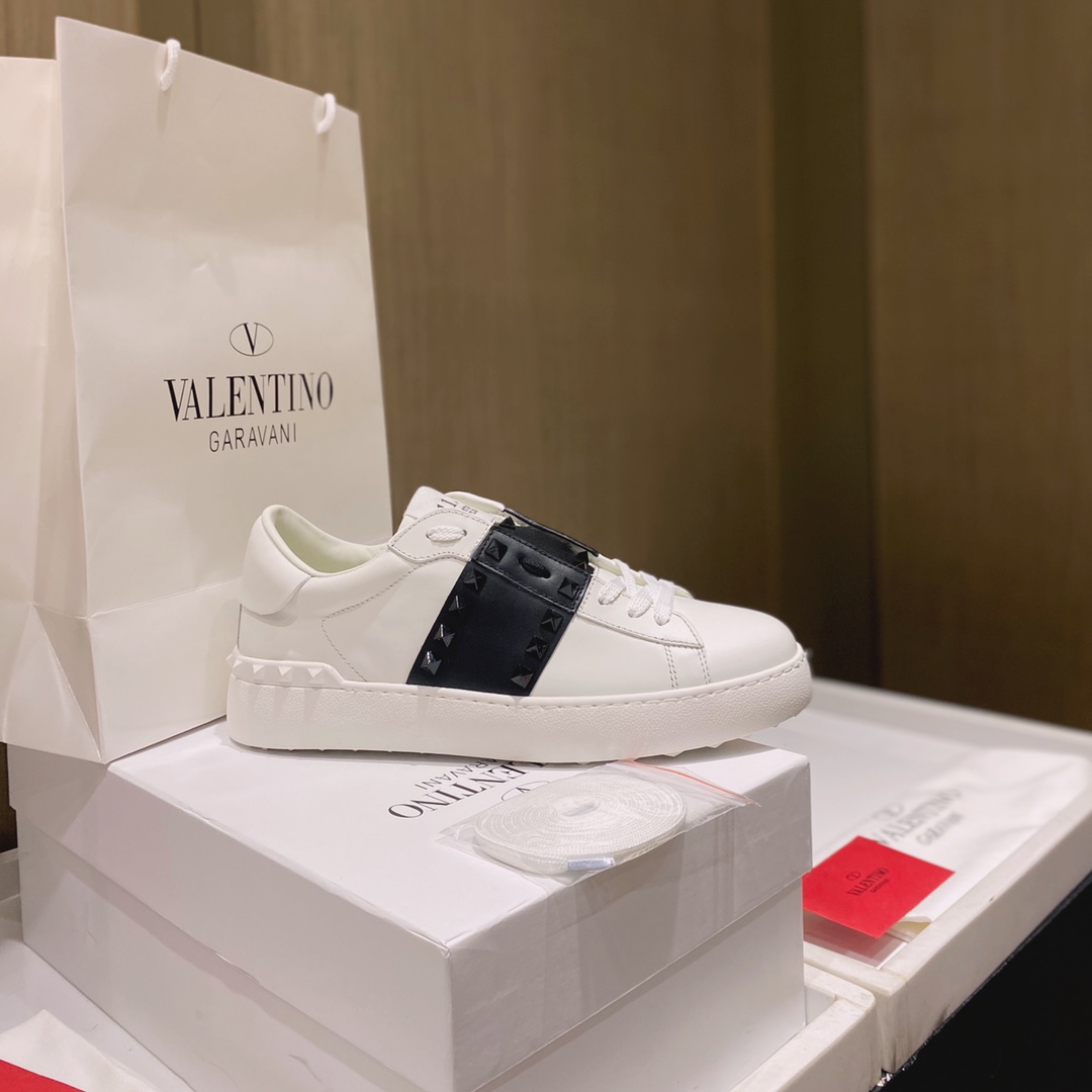 Va1e*ntin0 garavani sneakers