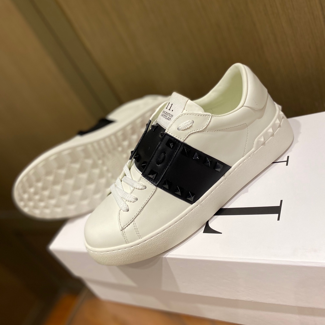 Va1e*ntin0 garavani sneakers