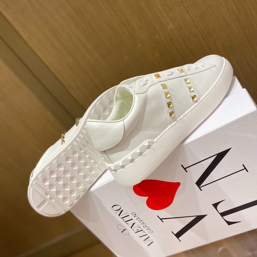 Va1e*ntin0 garavani sneakers
