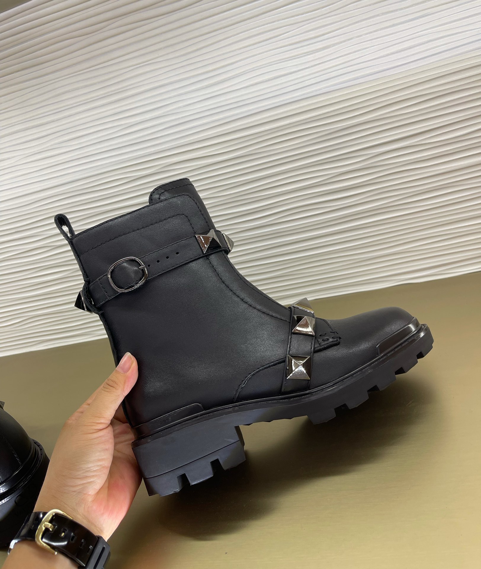 Va1e*ntin0 boots(eu35-41)