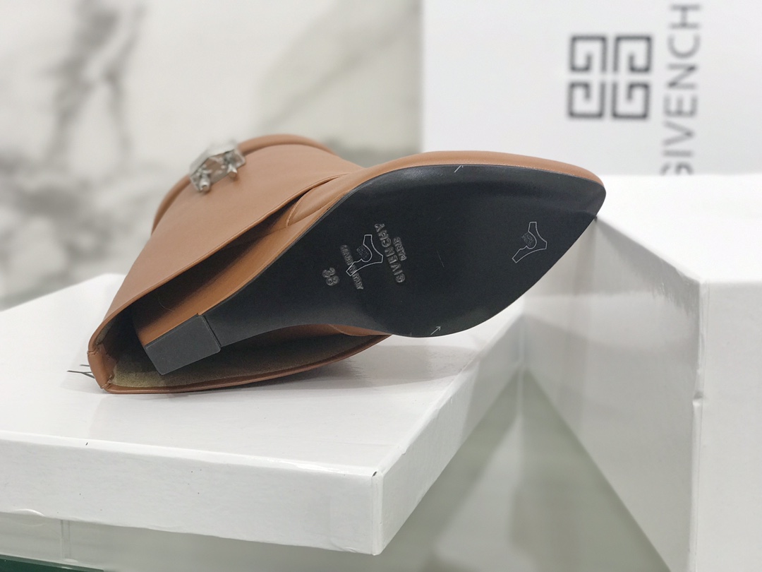 G1uenchy boots(eu35-42)