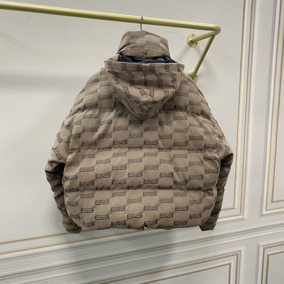 Balen*iaga Cotton