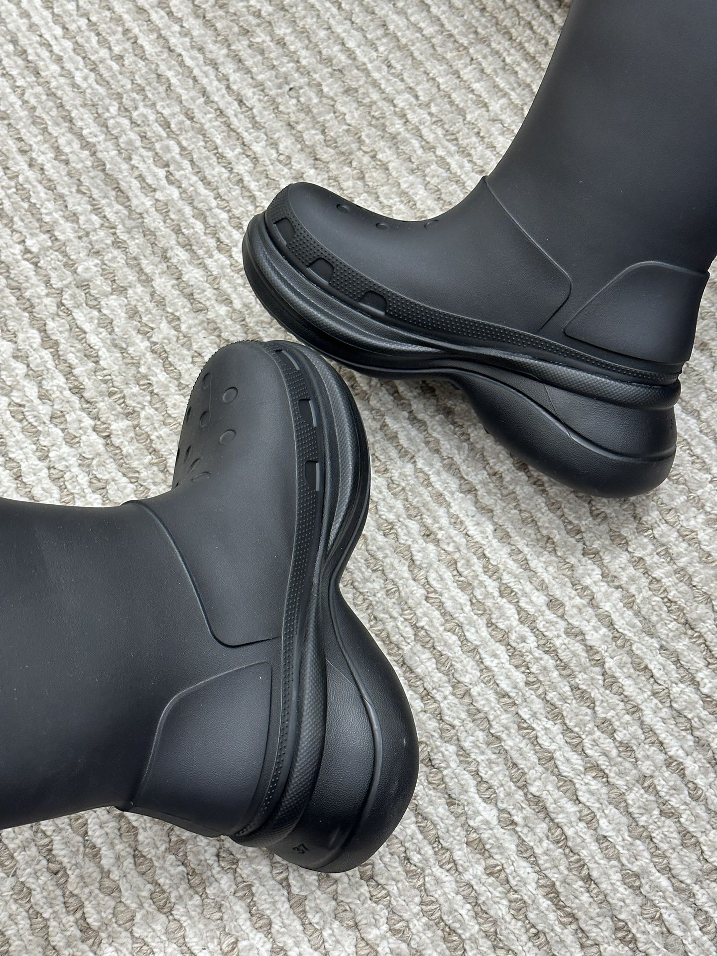 Ba*len*cia*ga boots