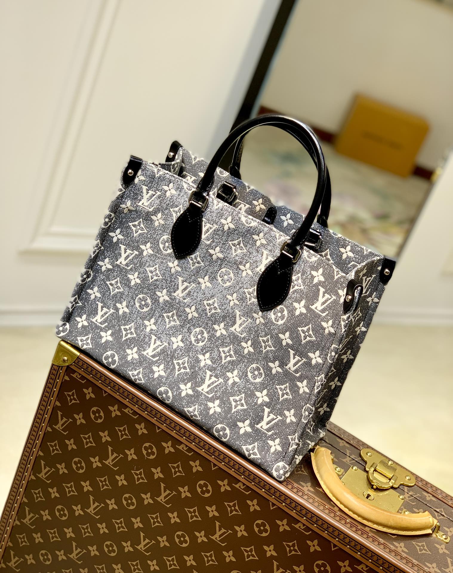 l0*is V*t0n onthego handbag-35*27*14cm