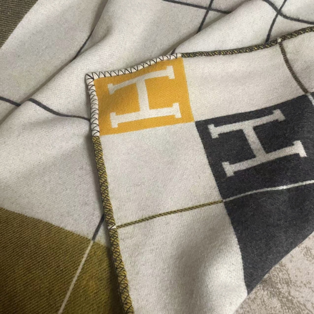 H**mes blankets-170*135cm