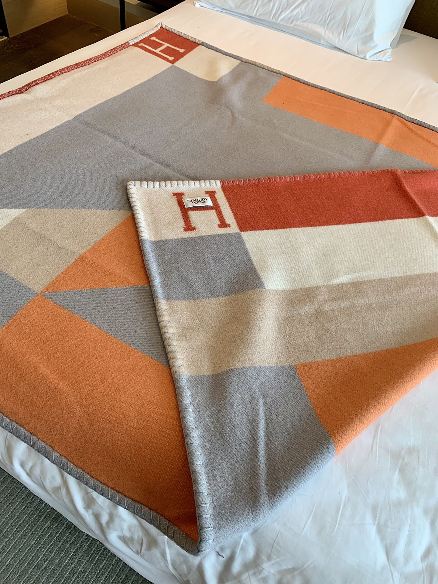 H**mes blankets-170*135cm