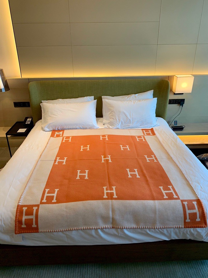 H**mes blankets-170*135cm