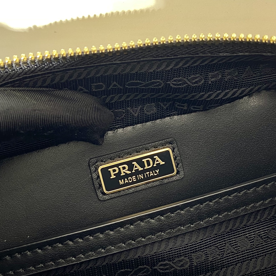 Pra*a messenger bag-2vh070-19*12.5*5.5cm