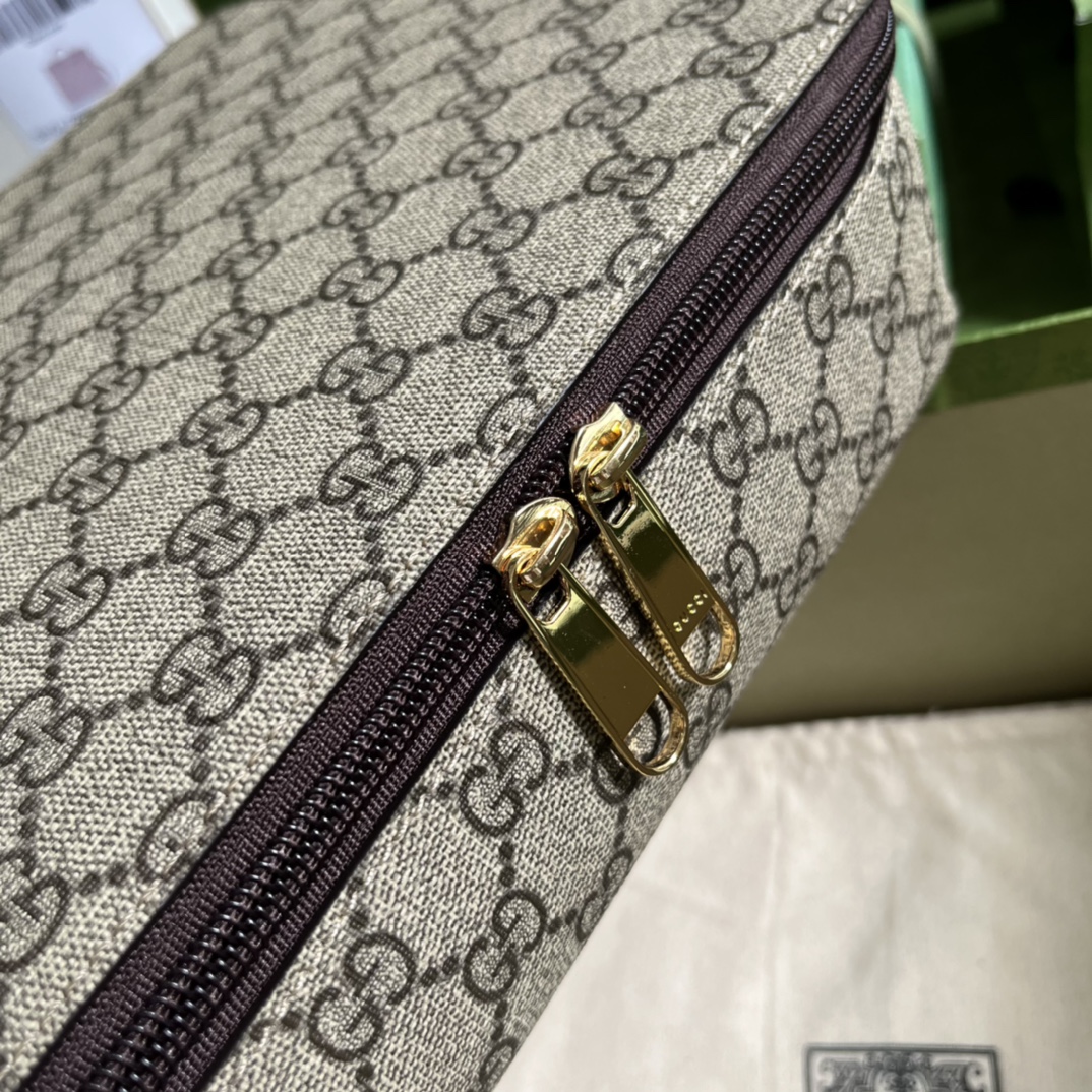 G*u*i pouch-33.5*21.5*8cm