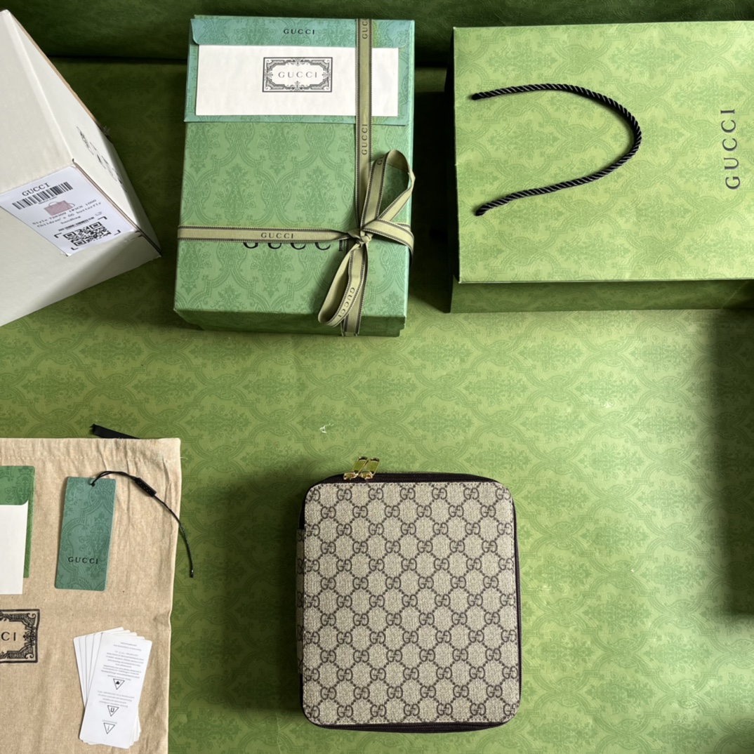G*u*i pouch-22*8*19.5cm