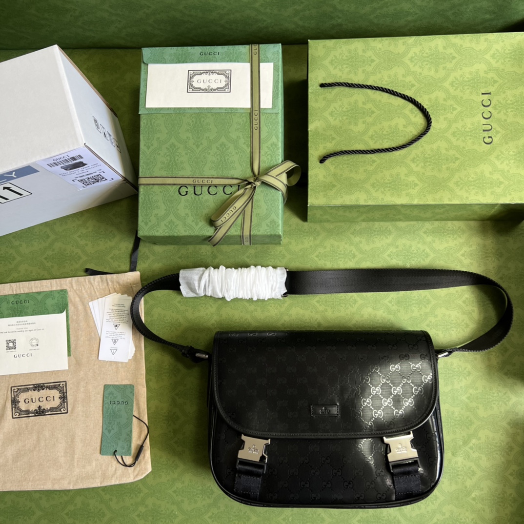 G*u*i messenger bag-33x 22x 11cm