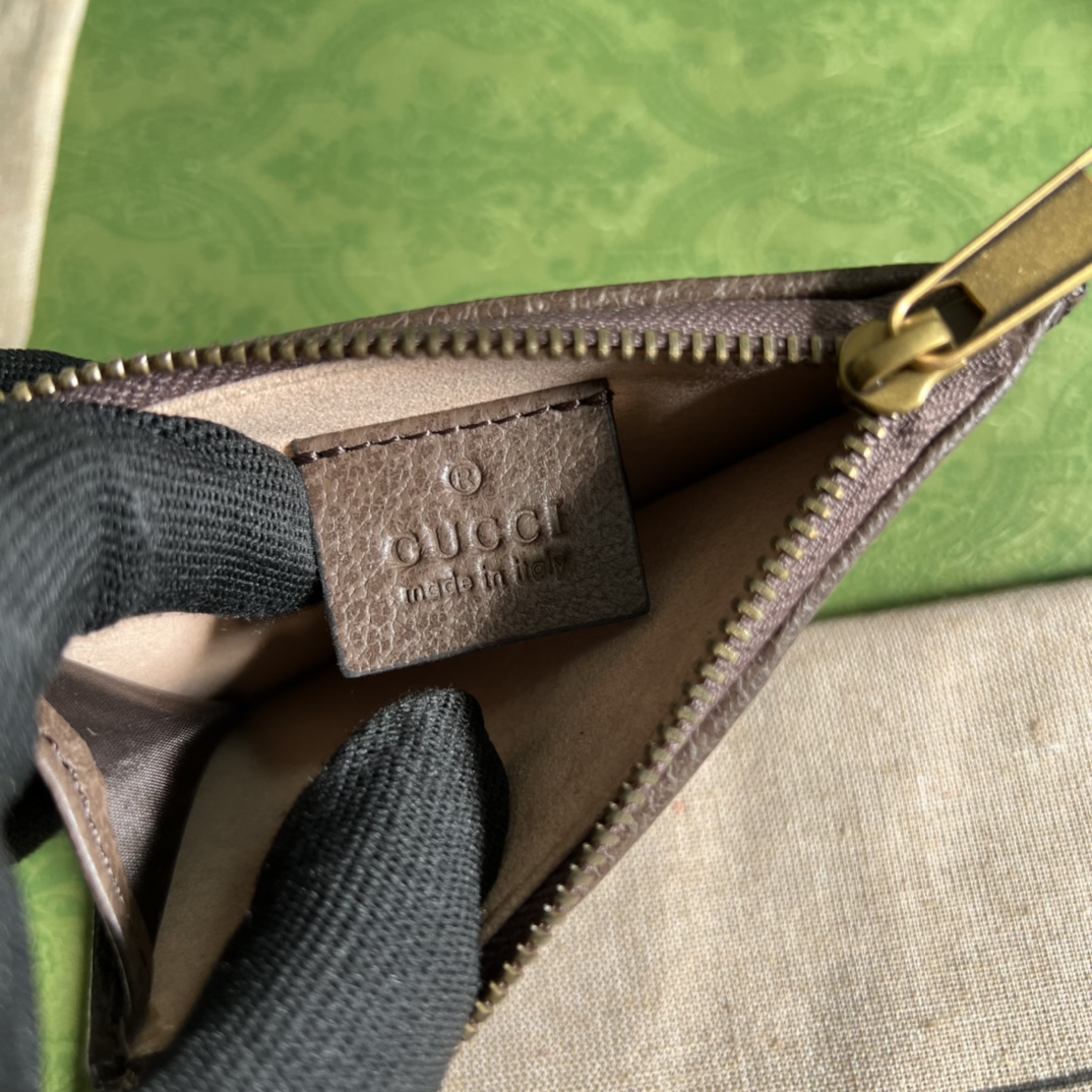 G*u*i wallet-12*7.5*1cm