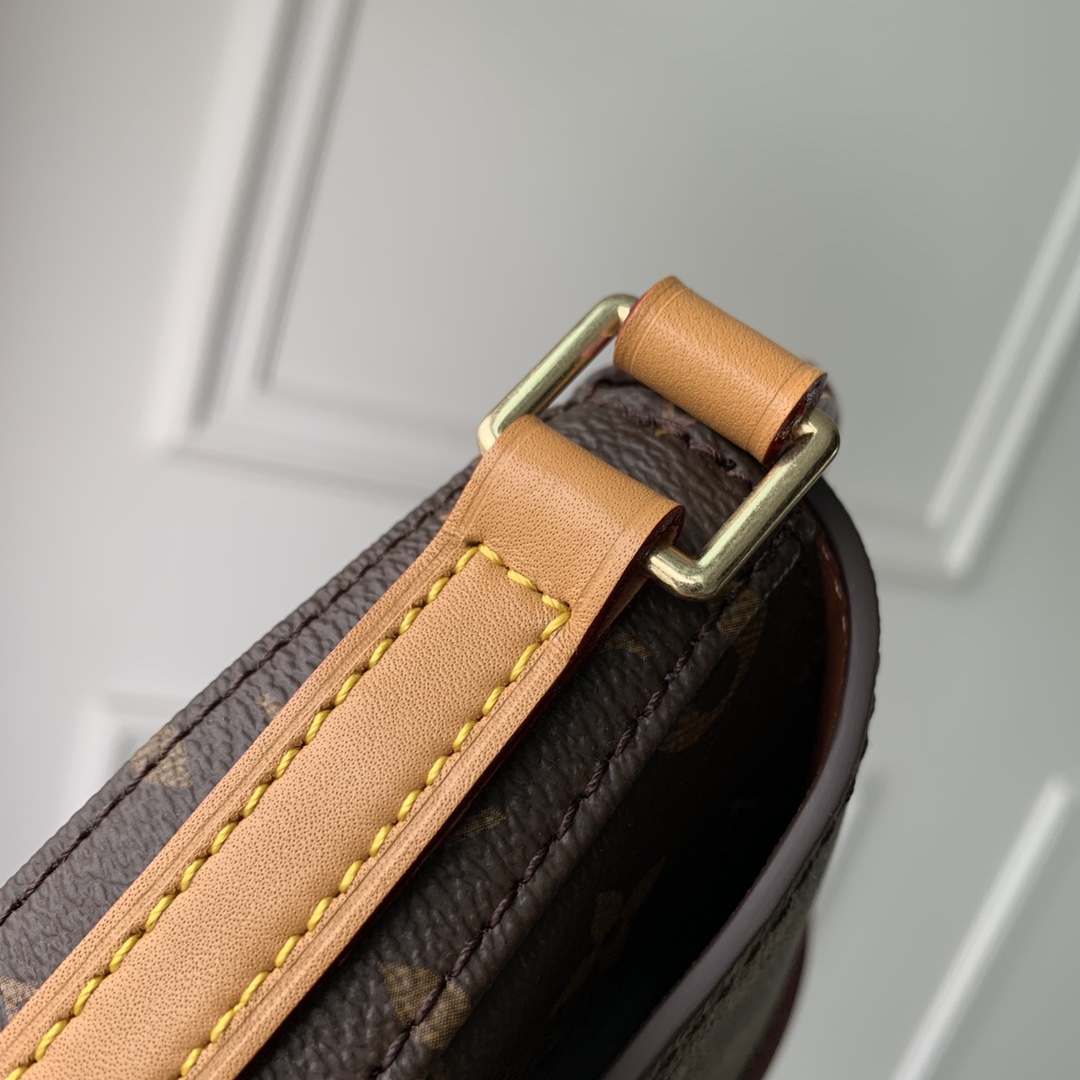 l0*is V*t0n vintage saddle bag-22*24*7cm