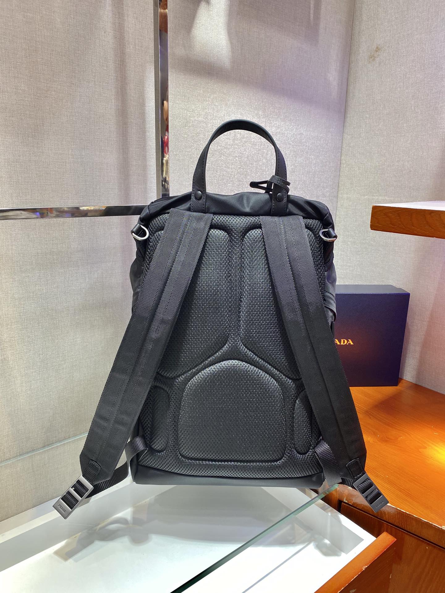 Pra*a 2vz135 backpack -27*45*17cm