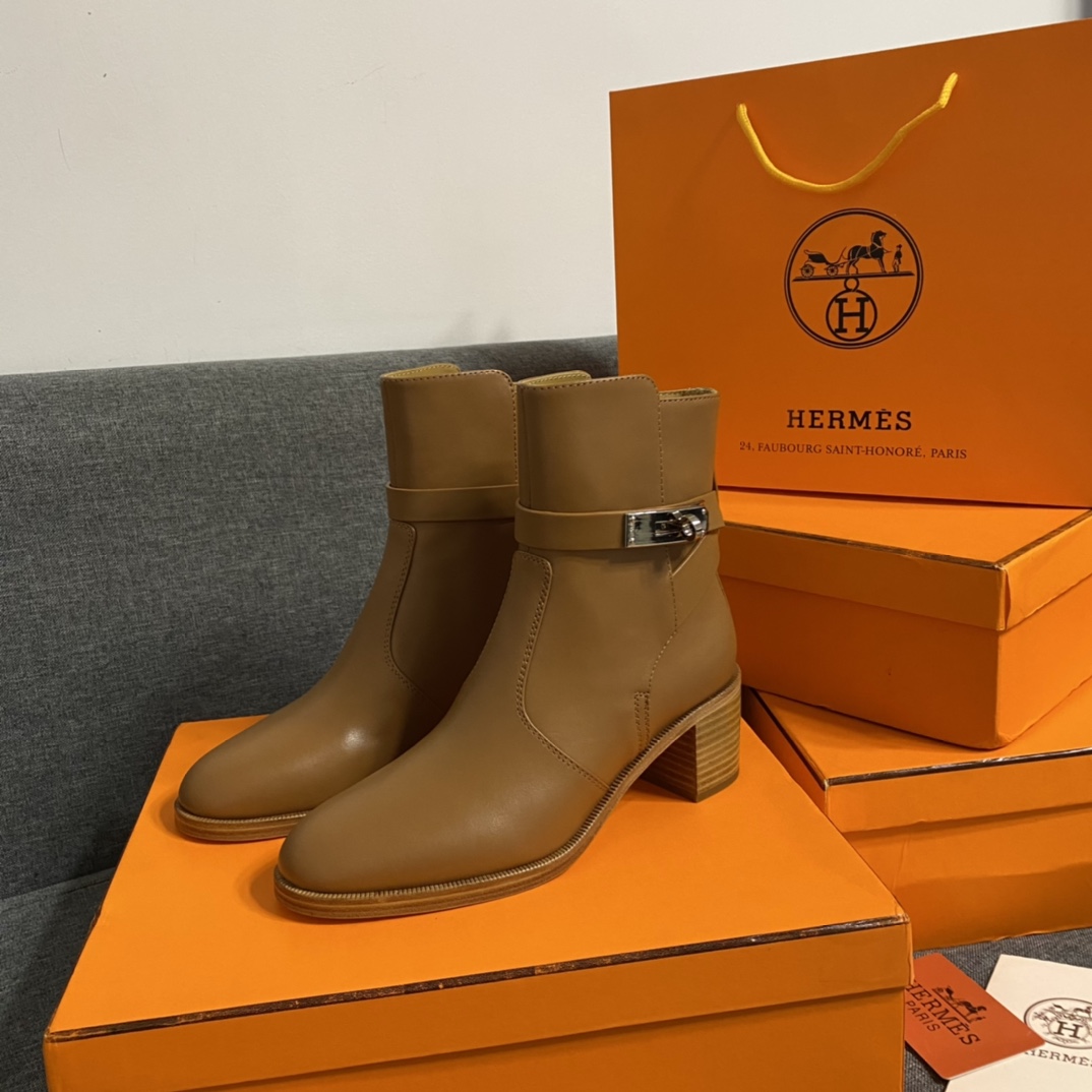 H**mes boots