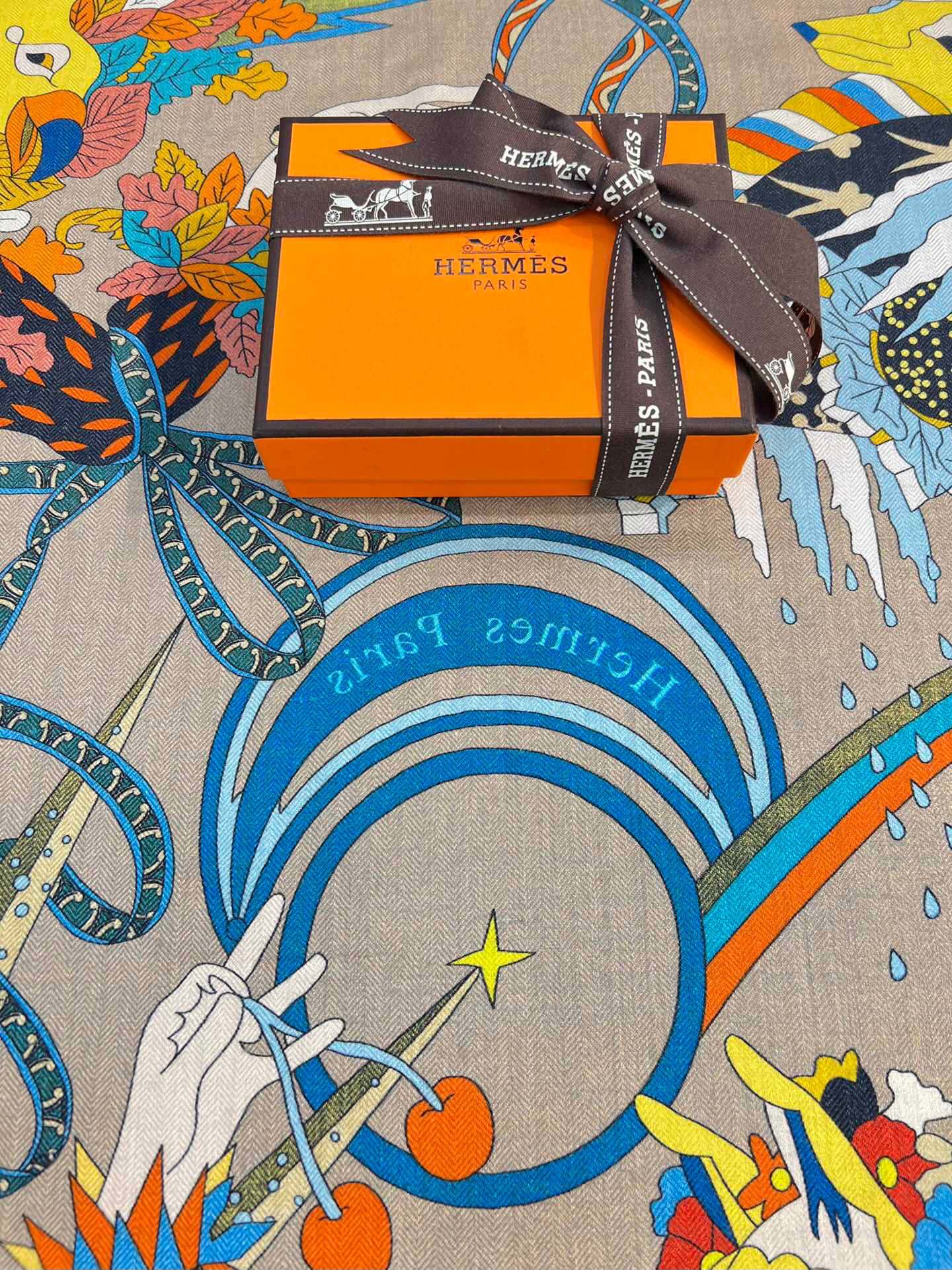 H**mes shawls-140*140cm