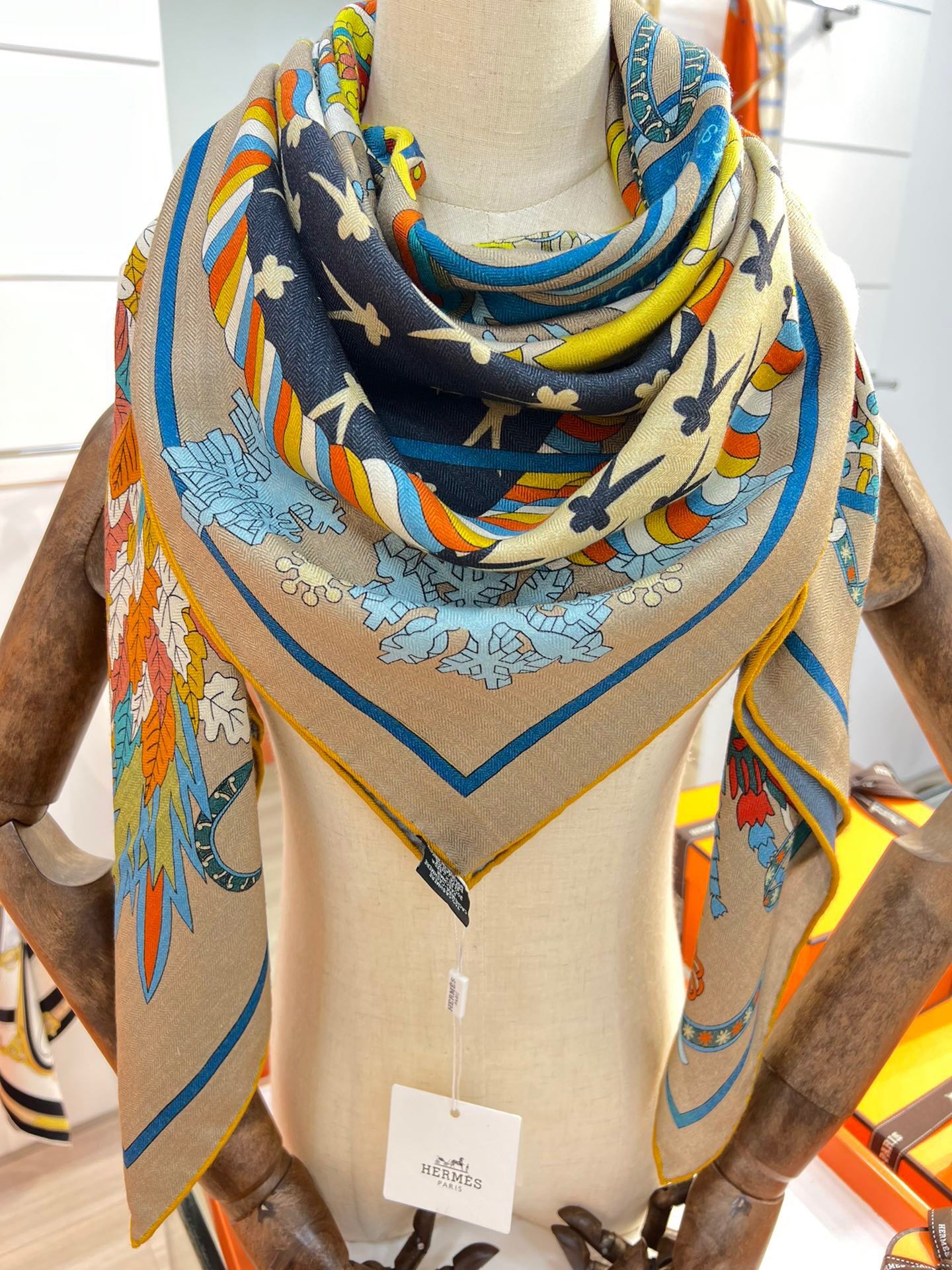H**mes shawls-140*140cm
