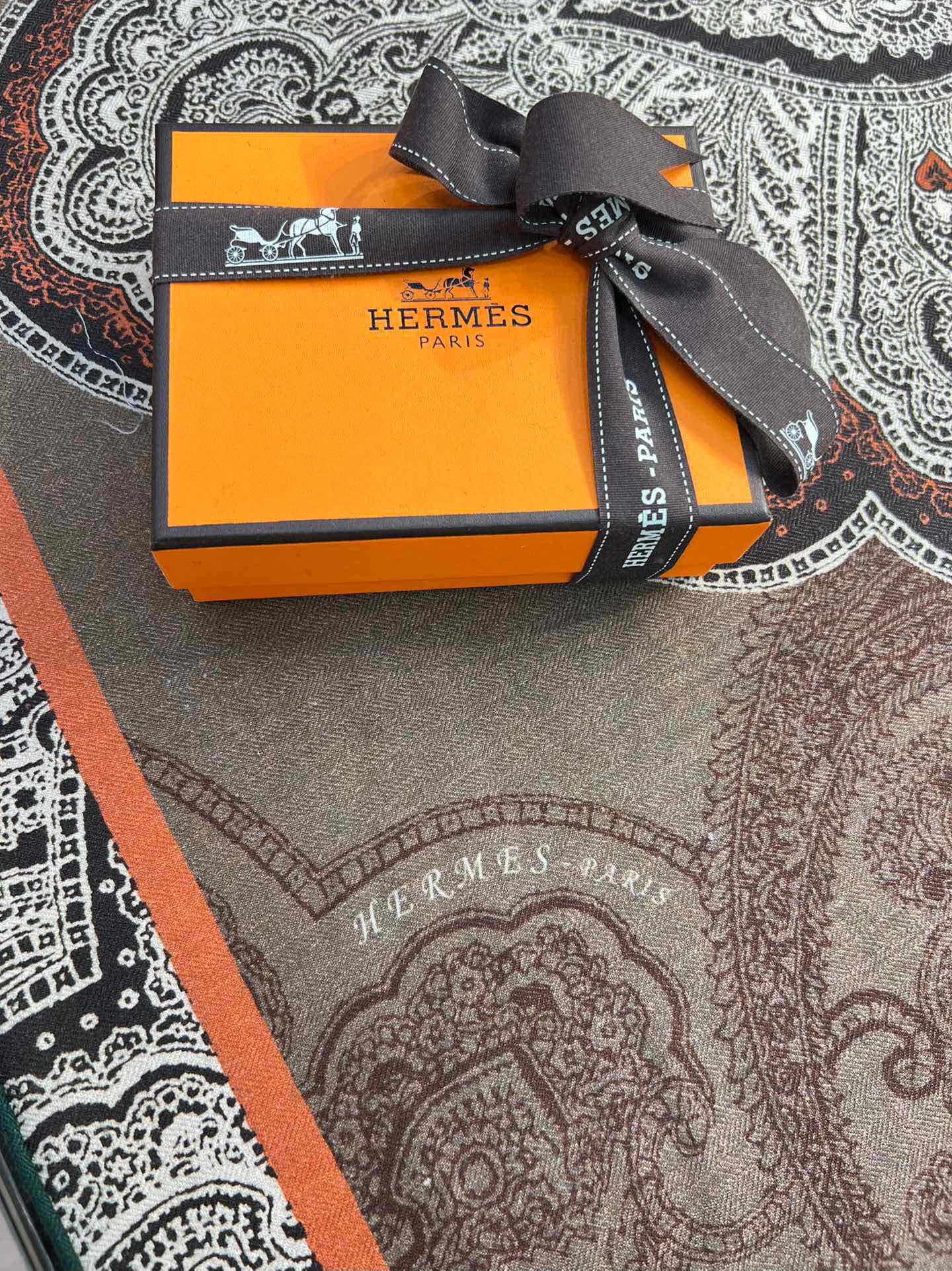 H**mes shawls-140*140cm