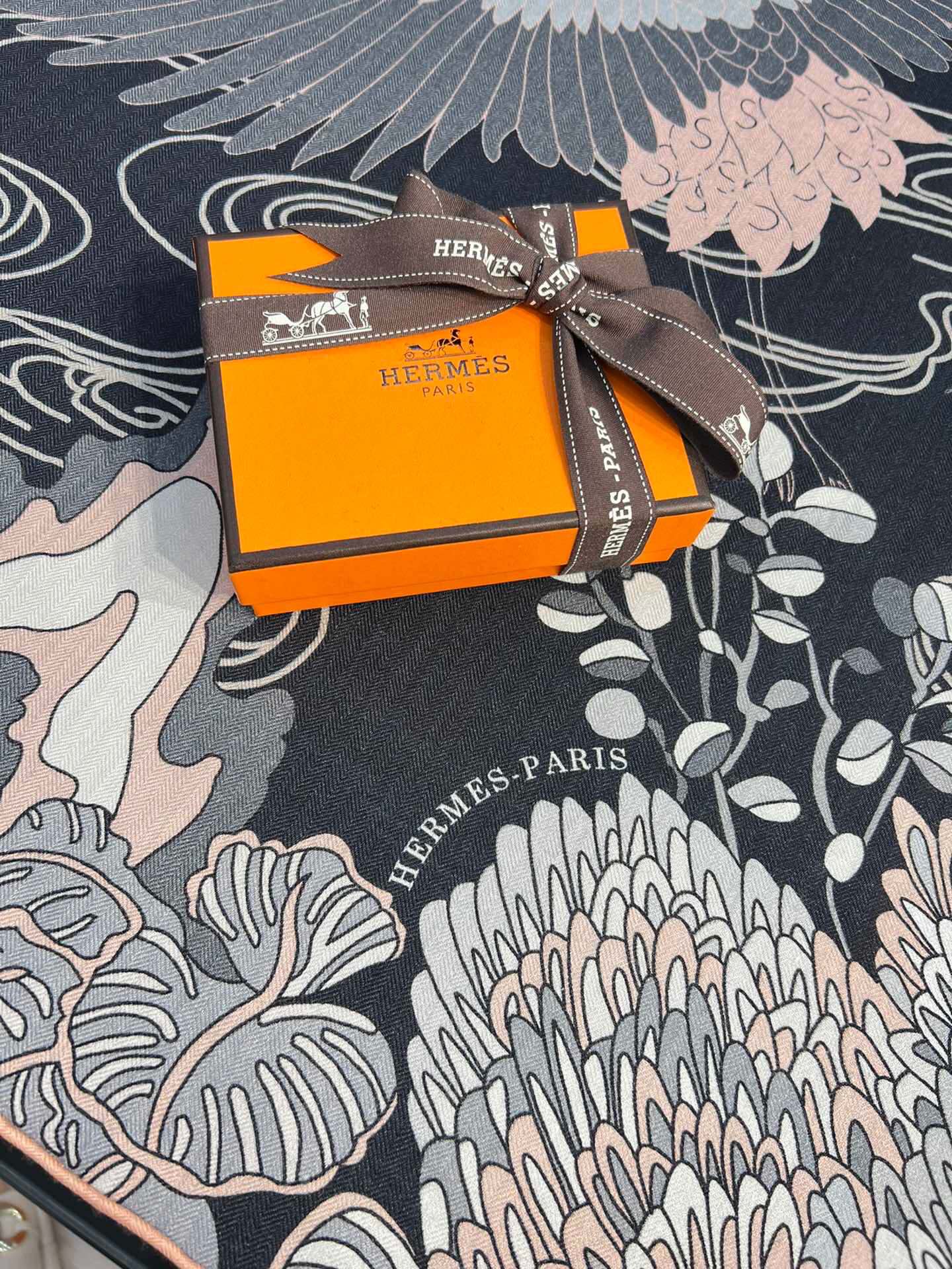 H**mes shawls-140*140cm