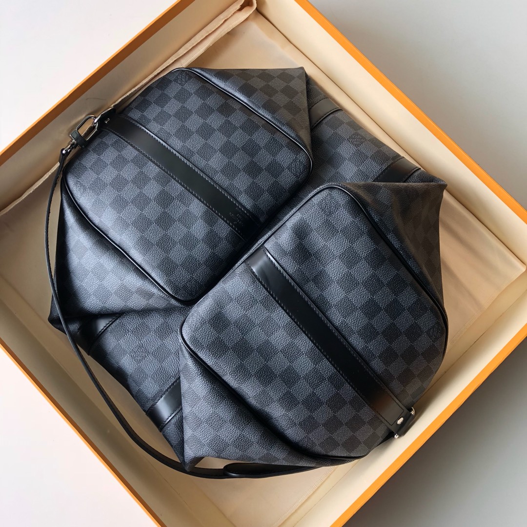 l0*is V*t0n keepall