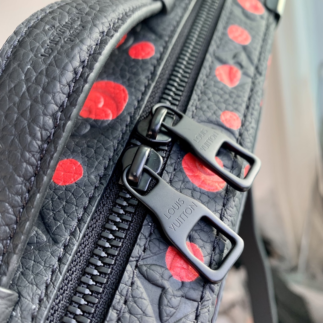 LV -Handle Soft Trunk-M21677-21.5 x 15 x 7CM